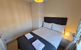 2 Cosy Bedrooms In A 3 Bed Home